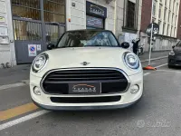 Usata Mini Cooper D Hype 116 CV (85 kW) 2019 Beige Utilitaria