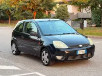 Usata Ford Fiesta Zetec 80 CV (58 kW) 2002 Nero Utilitaria