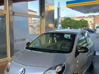 Usata Renault Twingo LE 75 CV (55 kW) 2009 Argento Utilitaria