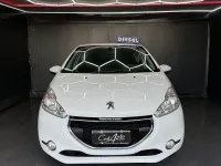 Usata Peugeot 208 Allure 68 CV (50 kW) 2013 Bianco Utilitaria