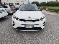 Usata Kia Stonic 120 CV (88 kW) 2019 Bianco SUV