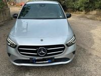 Usata Mercedes B180 116 CV (85 kW) 2019 Grigio Monovolume