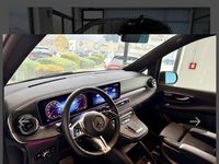 Begagnad Mercedes V300 239 HK (175 kW) 2024 Svart Minibuss