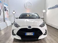 Usata Toyota Yaris Hybrid Business Edition 92 CV (67 kW) 2021 Bianco pastello Berlina