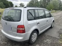 Begagnad VW Touran 101 HK (74 kW) 2006 Minibuss