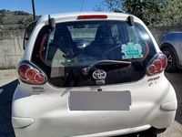 Usata Toyota Aygo Connect Style 68 CV (50 kW) 2014 Bianco Utilitaria