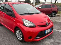 Usata Toyota Aygo Connect Style 68 CV (50 kW) 2013 Rosso Utilitaria