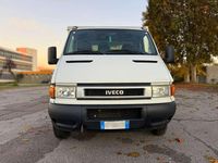 Usata Iveco Daily 95 CV (69 kW) 2004 Bianco Furgone