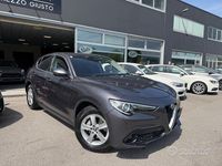 Begagnad Alfa Romeo Stelvio 180 HK (132 kW) 2017 Grå SUV