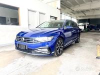 Usata VW Passat R-line 200 CV (147 kW) 2021 Blu/azzurro Berlina