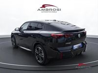 Nuova BMW iX2 M Sport 150 kW (204 CV) 2025 Black sapphire metallizzato SUV