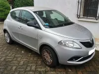 Usata Lancia Ypsilon 69 CV (50 kW) 2017 Argento Utilitaria