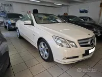 Usata Mercedes E250 Avantgarde 204 CV (150 kW) 2010 Bianco Cabrio