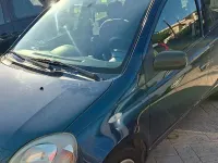 Usata Toyota Yaris 75 CV (55 kW) 2002 Bluazzurro Berlina