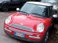 Begagnad Mini ONE 90 HK (66 kW) 2003 Röd Halvkombi