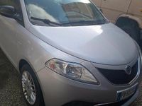Usata Lancia Ypsilon 69 CV (50 kW) 2015 Grigio Utilitaria