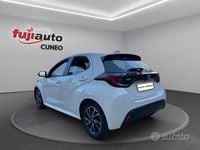 Usata Toyota Yaris Hybrid Trend 116 CV (85 kW) 2022 Super white Utilitaria