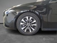 Usata Mercedes A180 Advanced 116 CV (85 kW) 2023 Nero / metallizzato Berlina