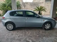 Usata Alfa Romeo 1900 140 CV (102 kW) 2002 Grigio Berlina