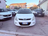 Usata Hyundai i20 Comfort 75 CV (55 kW) 2011 Bianco Utilitaria