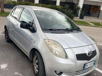 Usata Toyota Yaris 90 CV (66 kW) 2009 Grigio Utilitaria