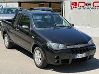 Usado Fiat Strada 84 HP (61 kW) 2007 Preto Pickup