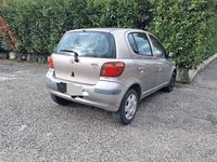 Usata Toyota Yaris 65 CV (47 kW) 2004 Grigio Utilitaria