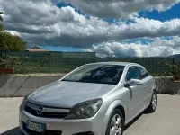 Usata Opel Astra GTC 90 CV (66 kW) 2005 Grigio Berlina