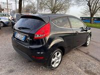 Usata Ford Fiesta Titanium 95 CV (69 kW) 2010 Nero Utilitaria