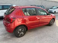 Usata Dacia Sandero Lauréate 75 CV (55 kW) 2017 Rosso Berlina