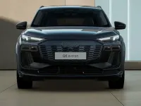 Usata Audi Q6 e-tron S-Line 284 kW (387 CV) 2025 Blu plasma metallizzato SUV