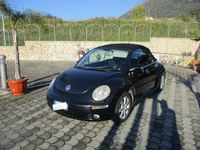 Usata VW Beetle 105 CV (77 kW) 2009 Nero Cabrio