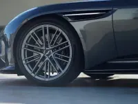 Nuova Aston Martin DB12 680 CV (500 kW) 2026 Xenon grey Coupé