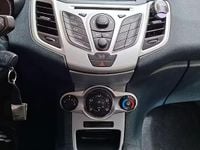 Usata Ford Fiesta 97 CV (71 kW) 2012 Blu Utilitaria