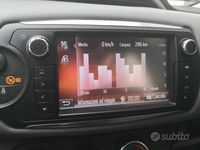 Usata Toyota Yaris 101 CV (74 kW) 2014 Bianco Utilitaria