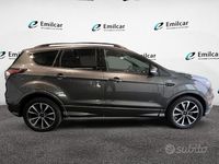 Usata Ford Kuga S 150 CV (110 kW) 2017 Grigio scuro SUV
