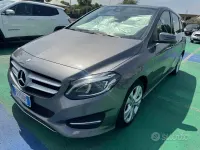 Usata Mercedes B200 Premium 136 CV (100 kW) 2016 Grigio Utilitaria