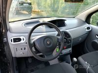 Usata Renault Modus Expression 75 CV (55 kW) 2011 Nero Monovolume