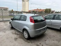 Usata Fiat Grande Punto Active 65 CV (47 kW) 2008 Grigio Utilitaria