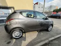 Usata Lancia Ypsilon 69 CV (50 kW) 2016 Grigio Utilitaria