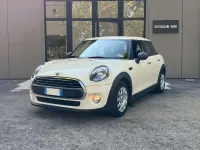 Usata Mini ONE 75 CV (55 kW) 2018 Bianco Utilitaria