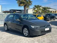 Usata VW Golf VIII Life 110 CV (80 kW) 2023 Grigio Berlina
