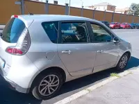 Usata Renault Scénic III XMOD 110 CV (80 kW) 2016 Grigio Monovolume