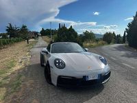 Usata Porsche 992 385 CV (283 kW) 2021 Grigio pastello Cabrio