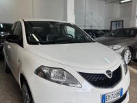 Usata Lancia Ypsilon Platinum 69 CV (50 kW) 2015 Bianco Utilitaria