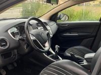 Usata Lancia Delta Gold 105 CV (77 kW) 2012 Nero Utilitaria