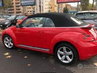 Usata VW Beetle Cabriolet Sportline 160 CV (117 kW) 2013 Rosso Cabrio