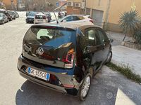 Usata VW up! 65 CV (47 kW) 2022 Nero Utilitaria