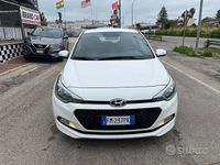 Usata Hyundai i20 Style 75 CV (55 kW) 2017 Bianco Berlina