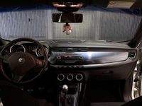 Usata Alfa Romeo Giulietta Distinctive 140 CV (102 kW) 2013 Bianco Utilitaria